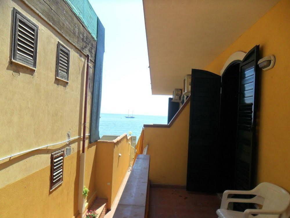 Beach Apartments Patrizia タオルミーナ エクステリア 写真