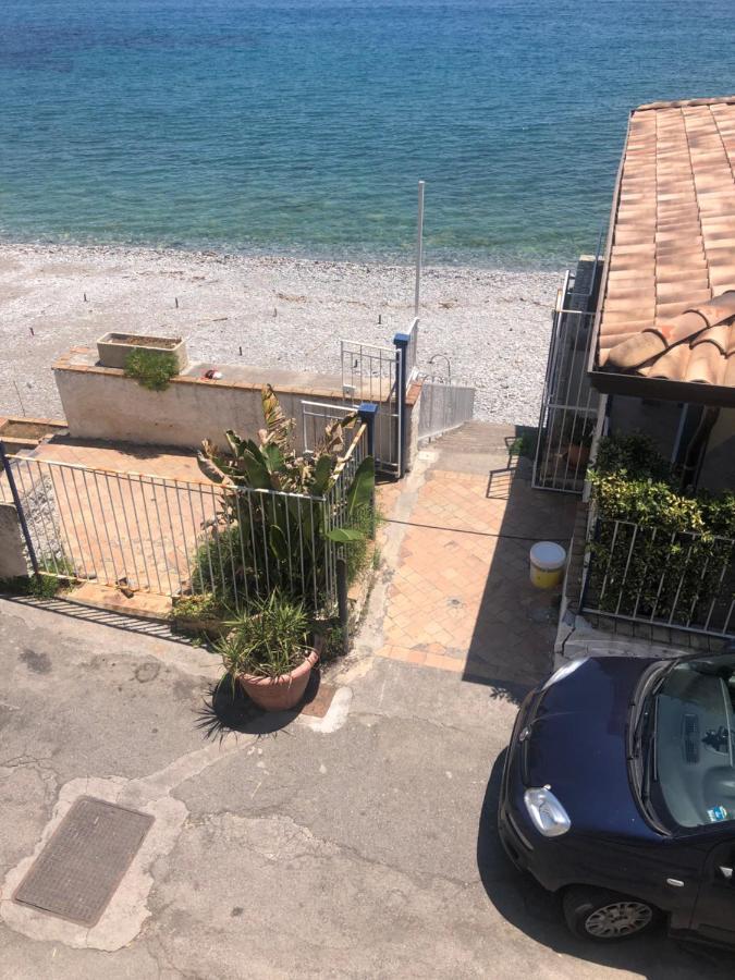 Beach Apartments Patrizia タオルミーナ エクステリア 写真