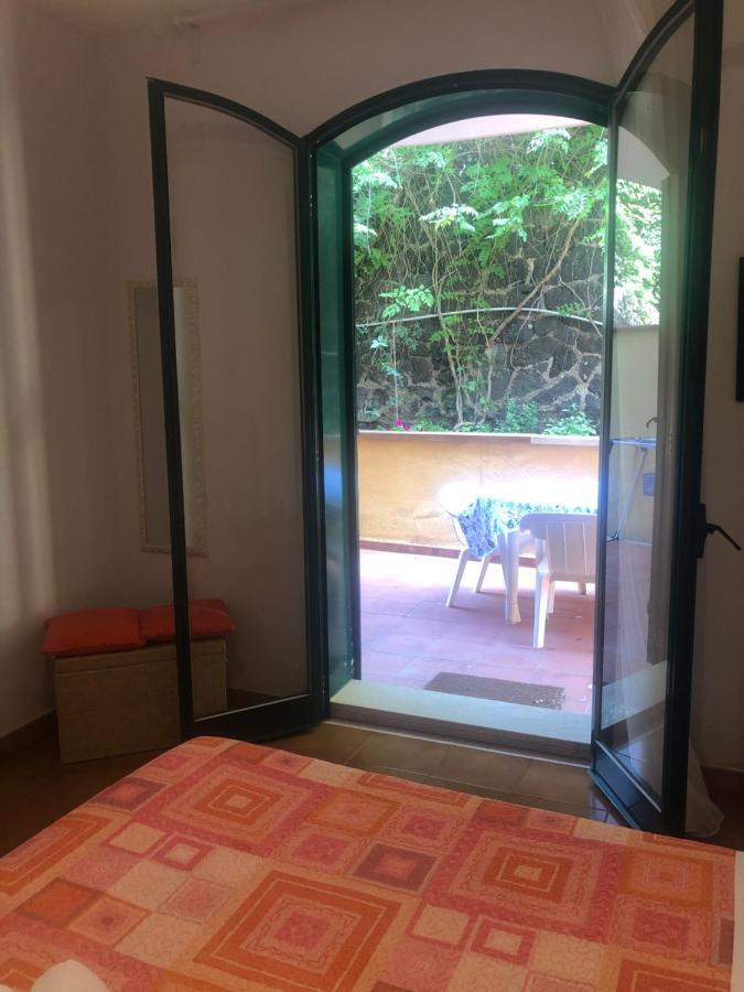 Beach Apartments Patrizia タオルミーナ エクステリア 写真