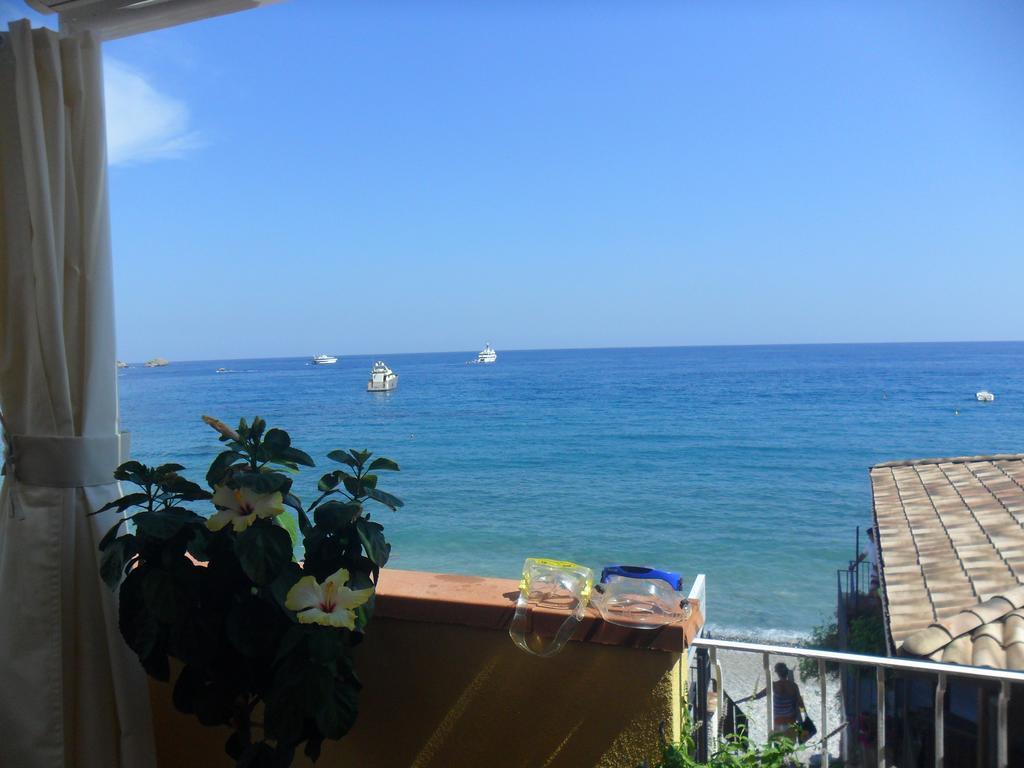 Beach Apartments Patrizia タオルミーナ エクステリア 写真